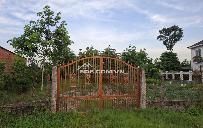 Bán rất gấp lô đất liền kề tại mặt tiền đường Phú Thuận- xã An Nhơn Tây ( trước đây là Phú Mỹ Hưng, huyện Củ Chi), thành phố Hồ Chí Minh